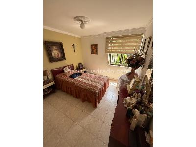 Casa de 3 alcobas en venta en Belen, Medellín, 242 m² · foto 7 de 12