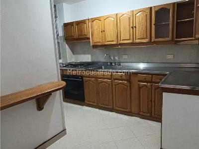 Apartamento de 3 alcobas en venta en Parque Principal, Sabaneta, 84 m² · foto 2 de 17