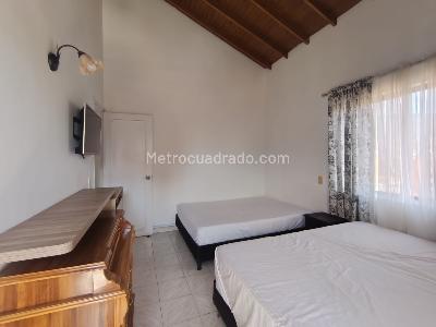 Apartamento de 3 alcobas en arriendo en Florida Nueva, Medellín, 110 m² · foto 11 de 17
