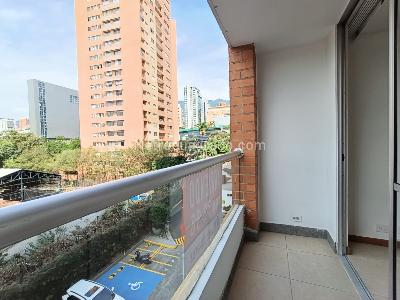 Apartamento de 3 alcobas en arriendo en La Aguacatala, Medellín, 80 m² · foto 3 de 18