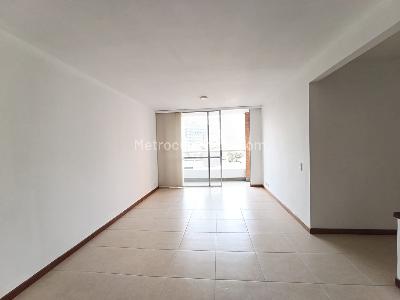 Apartamento de 3 alcobas en arriendo en La Aguacatala, Medellín, 80 m² · foto 4 de 18