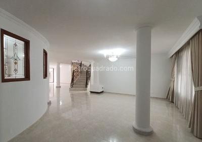 Casa de 3 alcobas en arriendo en La Palma, Medellín, 257 m² · foto 4 de 20