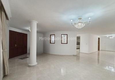 Casa de 3 alcobas en arriendo en La Palma, Medellín, 257 m² · foto 5 de 20