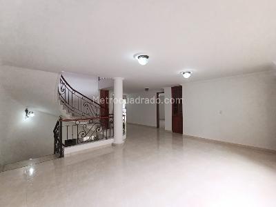 Casa de 3 alcobas en arriendo en La Palma, Medellín, 257 m² · foto 6 de 20