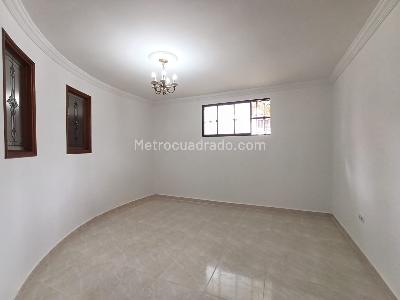 Casa de 3 alcobas en arriendo en La Palma, Medellín, 257 m² · foto 7 de 20