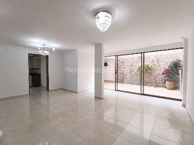 Casa de 3 alcobas en arriendo en La Palma, Medellín, 257 m² · foto 8 de 20