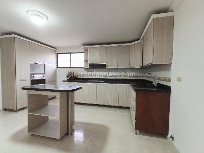 Casa de 3 alcobas en arriendo en La Palma, Medellín, 257 m² · foto 12 de 20