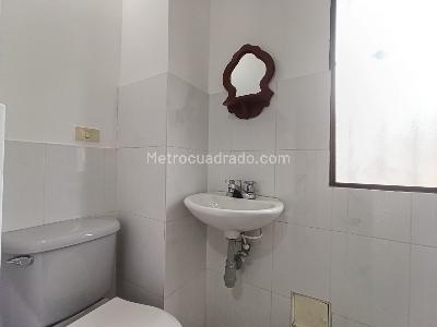 Casa de 3 alcobas en arriendo en La Palma, Medellín, 257 m² · foto 16 de 20