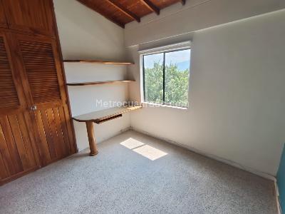Apartamento de 3 alcobas en arriendo en La Almeria, Medellín, 84 m² · foto 7 de 17