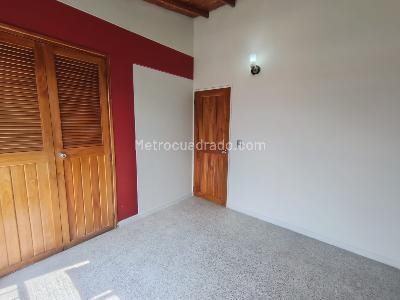 Apartamento de 3 alcobas en arriendo en La Almeria, Medellín, 84 m² · foto 11 de 17
