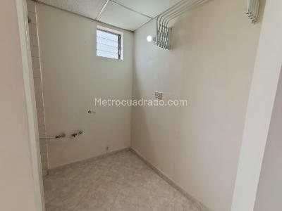 Apartamento de 3 alcobas en arriendo en La Almeria, Medellín, 84 m² · foto 13 de 17