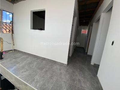 Casa de 5 alcobas en venta en Prado, Medellín, 209 m² · foto 9 de 14