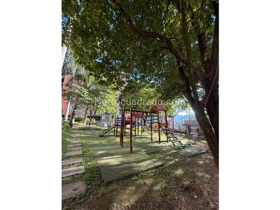 Apartamento de 3 alcobas en venta en Alejandria, Medellín, 100 m² · foto 12 de 13