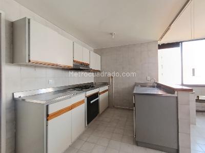 Apartamento de 3 alcobas en arriendo en La Florida El Poblado, Medellín, 151 m² · foto 4 de 16