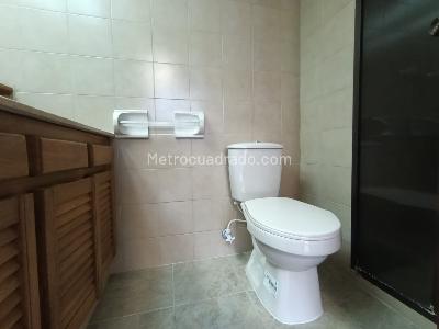 Apartamento de 3 alcobas en arriendo en La Florida El Poblado, Medellín, 151 m² · foto 11 de 16