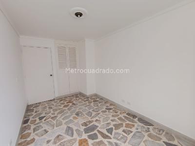 Apartamento de 4 alcobas en arriendo en Laureles Medellin, Medellín, 120 m² · foto 12 de 19