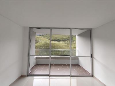 Apartamento de 3 alcobas en venta en Camino Verde, Envigado, 85 m² · foto 2 de 14