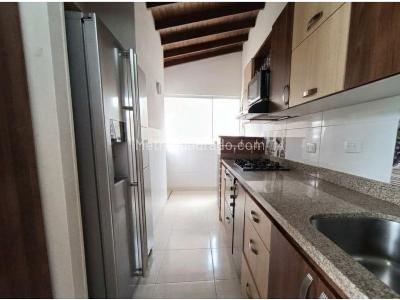 Apartamento de 3 alcobas en venta en Calasanz Parte Baja, Medellín, 76 m² · foto 4 de 12