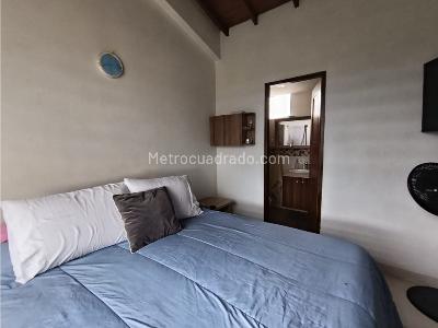 Apartamento de 3 alcobas en venta en Calasanz Parte Baja, Medellín, 76 m² · foto 9 de 12
