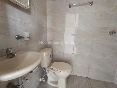 Apartamento de 3 alcobas en arriendo en Miravalle, Medellín, 95 m² · foto 15 de 20