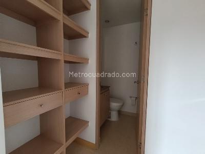 Apartamento de 3 alcobas en arriendo en Loma San Jose Sabaneta, Sabaneta, 80 m² · foto 2 de 17