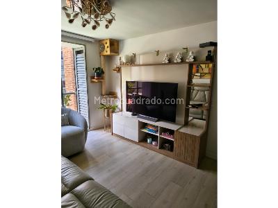 Apartamento de 3 alcobas en venta en Laureles, Medellín, 71 m² · foto 2 de 12