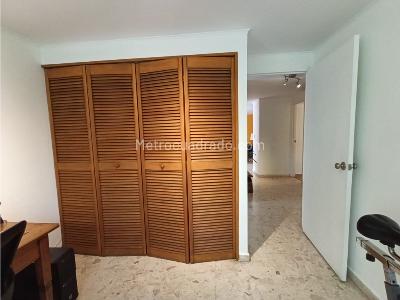 Apartamento de 3 alcobas en venta en Conquistadores, Medellín, 144 m² · foto 10 de 18