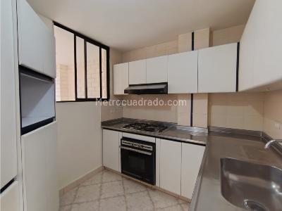 Apartamento de 4 alcobas en venta en Laureles, Medellín, 145 m² · foto 6 de 20