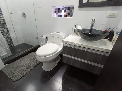 Apartamento de 3 alcobas en venta en Laureles, Medellín, 144 m² · foto 10 de 11