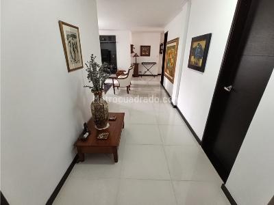 Apartamento de 3 alcobas en venta en Laureles, Medellín, 144 m² · foto 3 de 11