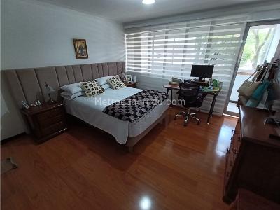 Apartamento de 3 alcobas en venta en Laureles, Medellín, 144 m² · foto 8 de 11