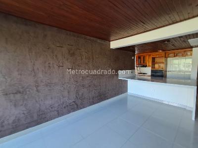 Apartamento en arriendo en La Mota, Medellín · foto 3 de 20