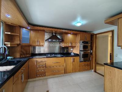 Casa de 3 alcobas en arriendo en La Frontera, Medellín, 220 m² · foto 4 de 20