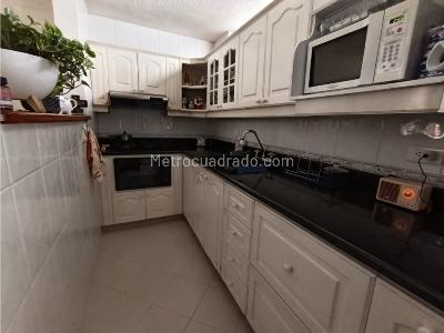 Apartamento en venta en Almeria, Medellín · foto 3 de 9