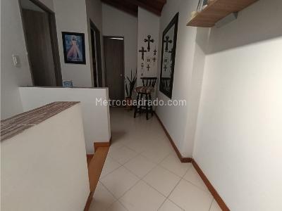 Apartamento en venta en Almeria, Medellín · foto 5 de 9