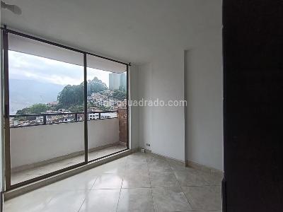 Apartamento de 2 alcobas en venta en Loreto, Medellín, 54 m² · foto 2 de 13