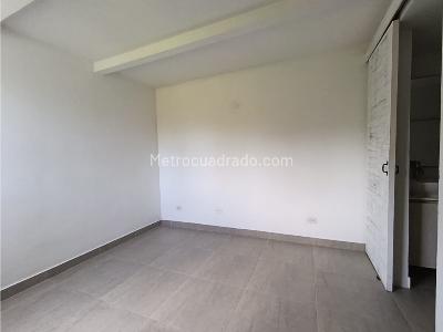 Apartamento de 2 alcobas en venta en Loma De San Jose, Sabaneta, 59 m² · foto 5 de 12