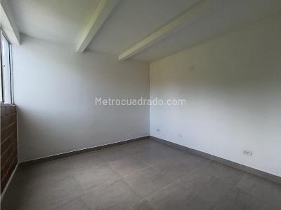 Apartamento de 2 alcobas en venta en Loma De San Jose, Sabaneta, 59 m² · foto 6 de 12