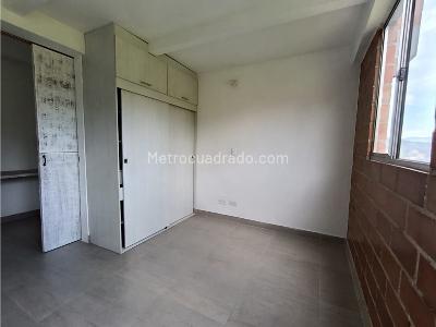 Apartamento de 2 alcobas en venta en Loma De San Jose, Sabaneta, 59 m² · foto 7 de 12