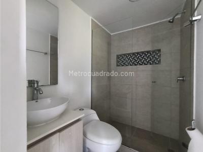Apartamento de 2 alcobas en venta en Loma De San Jose, Sabaneta, 59 m² · foto 12 de 12