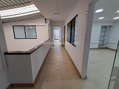 Casa de 5 alcobas en arriendo en Laureles Medellin, Medellín, 420 m² · foto 3 de 20