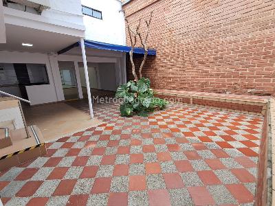 Casa de 5 alcobas en arriendo en Laureles Medellin, Medellín, 420 m² · foto 19 de 20