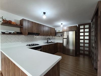 Apartamento en venta en La Aguacatala, Medellín · foto 8 de 20
