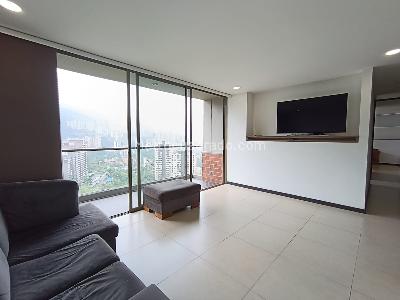Apartamento de 2 alcobas en arriendo en Altos Del Poblado Cola Del Zorro, Medellín, 87 m² · foto 2 de 20