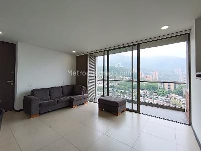 Apartamento de 2 alcobas en arriendo en Altos Del Poblado Cola Del Zorro, Medellín, 87 m² · foto 4 de 20
