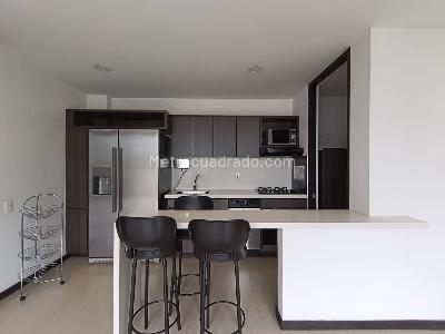 Apartamento de 2 alcobas en arriendo en Altos Del Poblado Cola Del Zorro, Medellín, 87 m² · foto 6 de 20