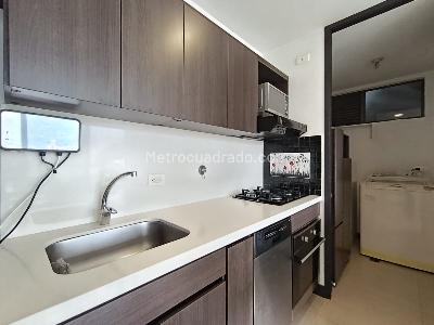Apartamento de 2 alcobas en arriendo en Altos Del Poblado Cola Del Zorro, Medellín, 87 m² · foto 9 de 20