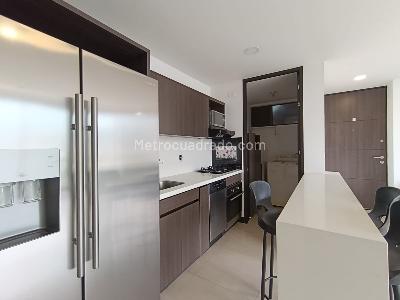 Apartamento de 2 alcobas en arriendo en Altos Del Poblado Cola Del Zorro, Medellín, 87 m² · foto 11 de 20