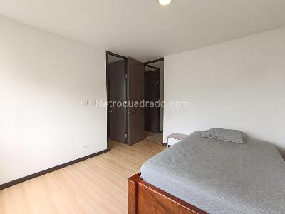 Apartamento de 2 alcobas en arriendo en Altos Del Poblado Cola Del Zorro, Medellín, 87 m² · foto 19 de 20