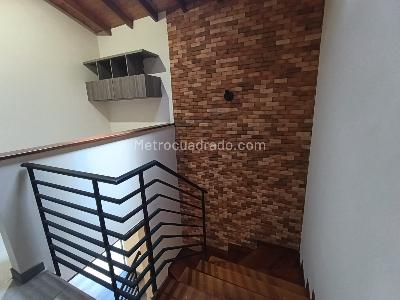 Casa de 4 alcobas en arriendo en Loma El Atravesado, Envigado, 250 m² · foto 2 de 20